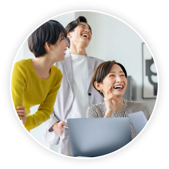 男女の集会の写真